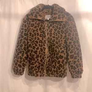 Cheetah printed fluffy warm sweater